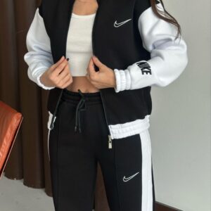 Дамски спортен комплект